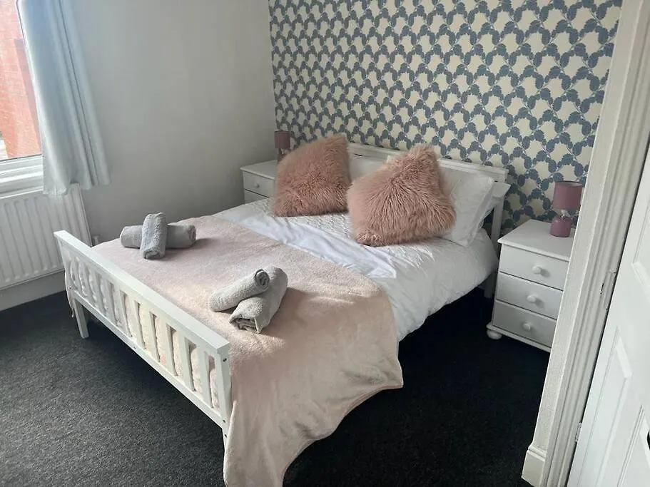 No 33 Central Blackpool Villa Holiday home