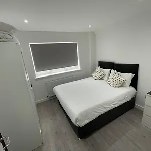 https://london-dagenham-apartments.cambridgehotelsuk.com